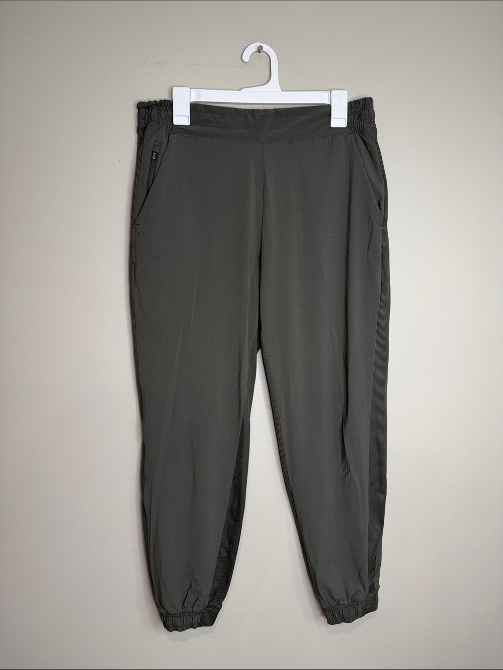 Athleta Green Textured Brooklyn Joggers Green 10P